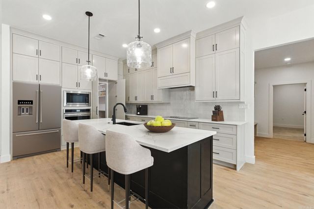 301 Abrielle Lane, Benton, AR 72019