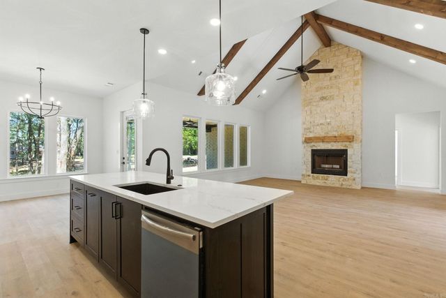 301 Abrielle Lane, Benton, AR 72019