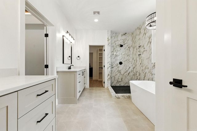 301 Abrielle Lane, Benton, AR 72019