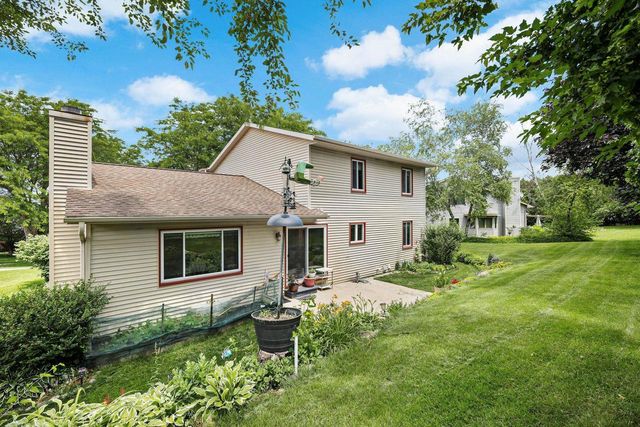 3702 Spring Hill Court, Middleton, WI 53562