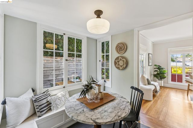 4258 Lakeshore Ave, Oakland, CA 94610