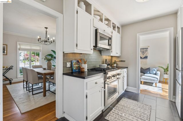 4258 Lakeshore Ave, Oakland, CA 94610