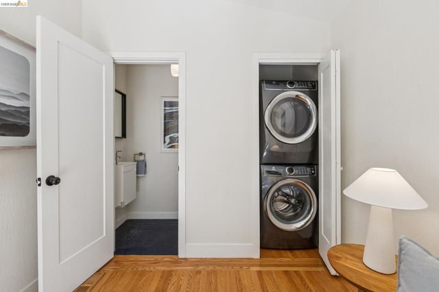 4258 Lakeshore Ave, Oakland, CA 94610