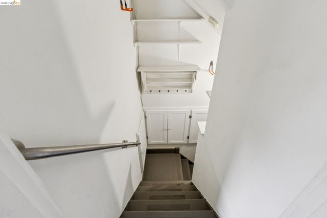 4258 Lakeshore Ave, Oakland, CA 94610