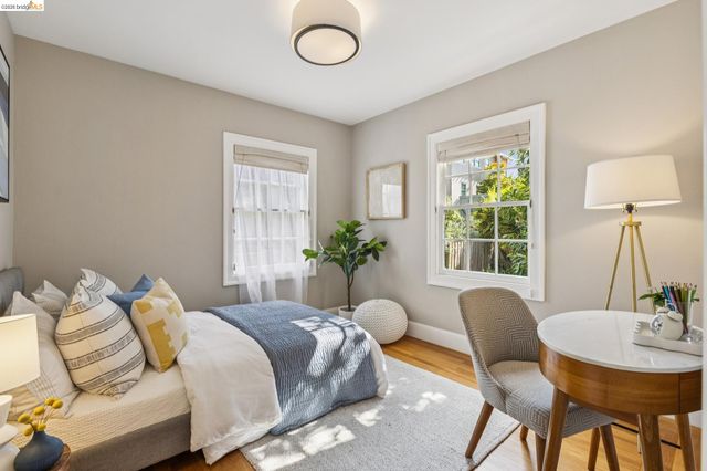 4258 Lakeshore Ave, Oakland, CA 94610
