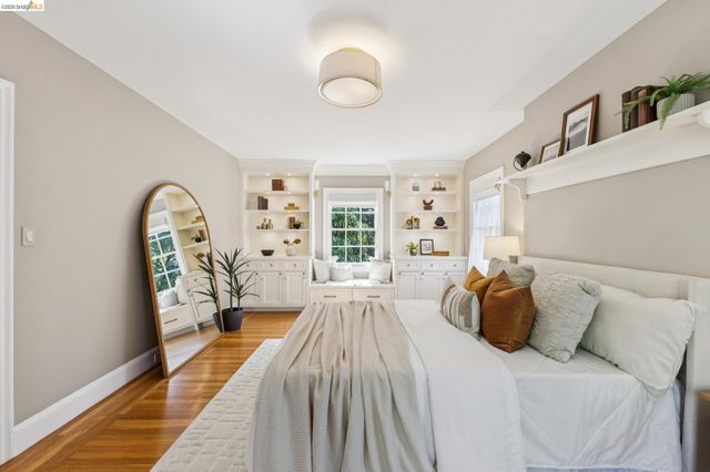 4258 Lakeshore Ave, Oakland, CA 94610