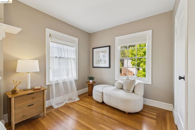 4258 Lakeshore Ave, Oakland, CA 94610