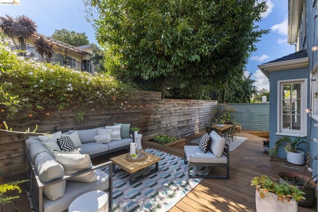 4258 Lakeshore Ave, Oakland, CA 94610