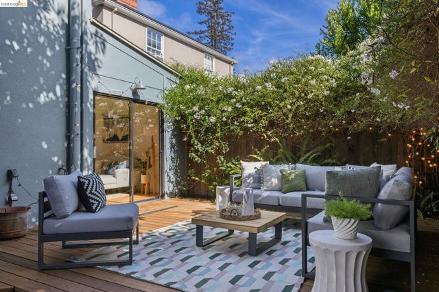 4258 Lakeshore Ave, Oakland, CA 94610