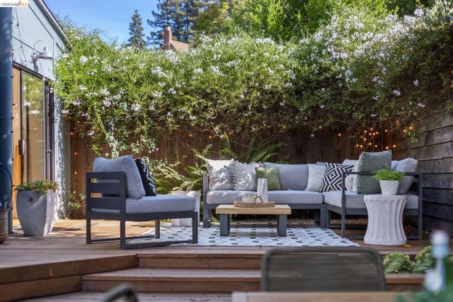 4258 Lakeshore Ave, Oakland, CA 94610