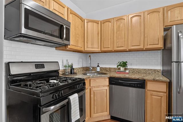 200 Wayne Street 102, Jersey City, NJ 07302