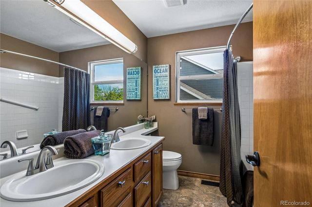 18772 E Powers Drive, Aurora, CO 80015