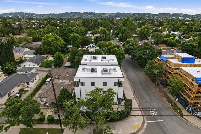 13822 Oxnard, Van Nuys, CA 91401