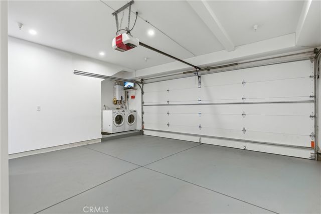 13822 Oxnard, Van Nuys, CA 91401