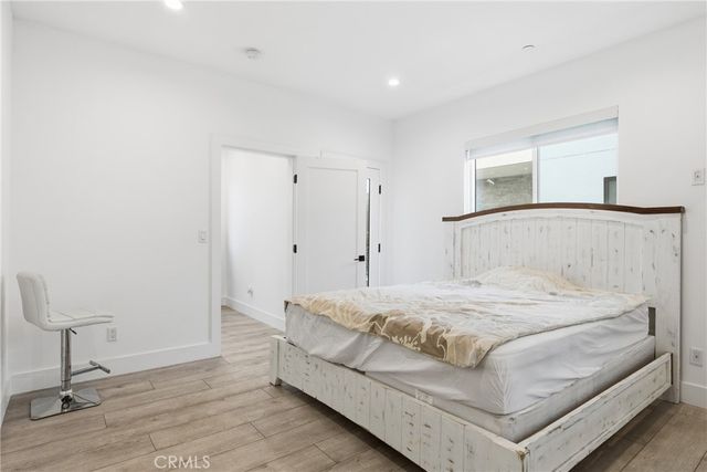 13822 Oxnard, Van Nuys, CA 91401