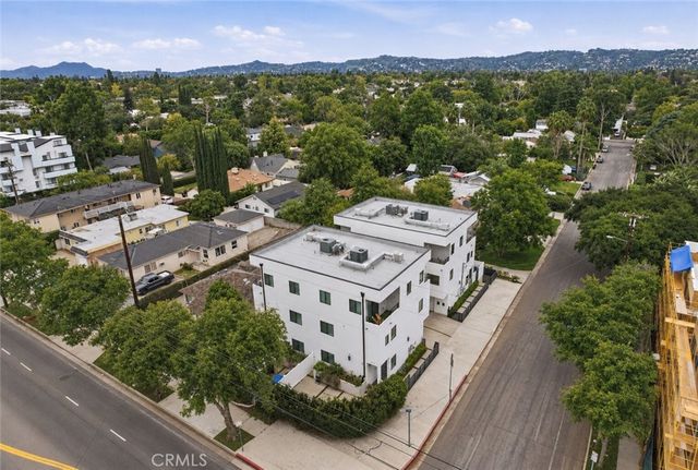 13822 Oxnard, Van Nuys, CA 91401