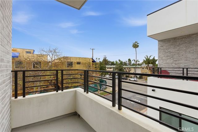 13822 Oxnard, Van Nuys, CA 91401