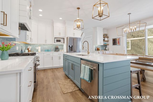 27 Third Street, South Haven, MI 49090