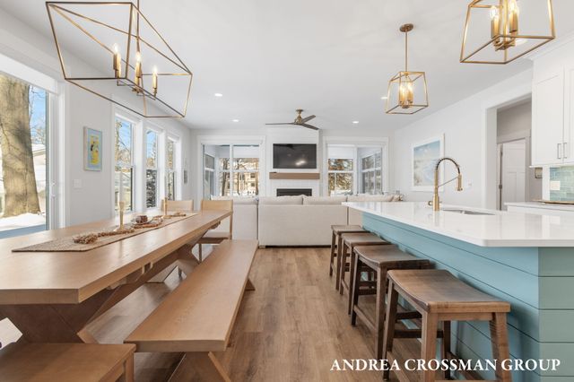 27 Third Street, South Haven, MI 49090