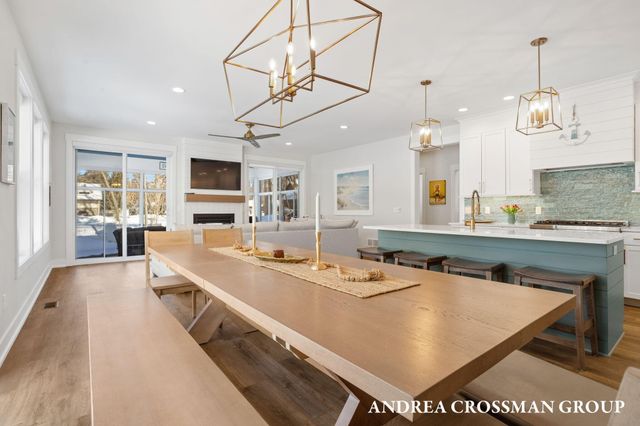 27 Third Street, South Haven, MI 49090