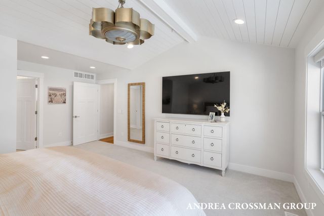 27 Third Street, South Haven, MI 49090