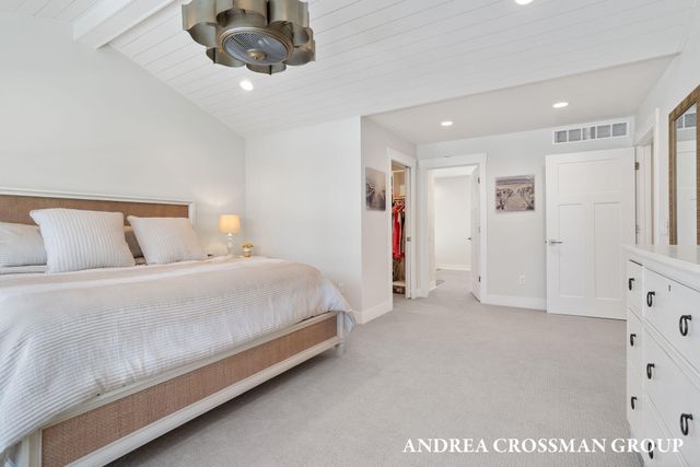 27 Third Street, South Haven, MI 49090