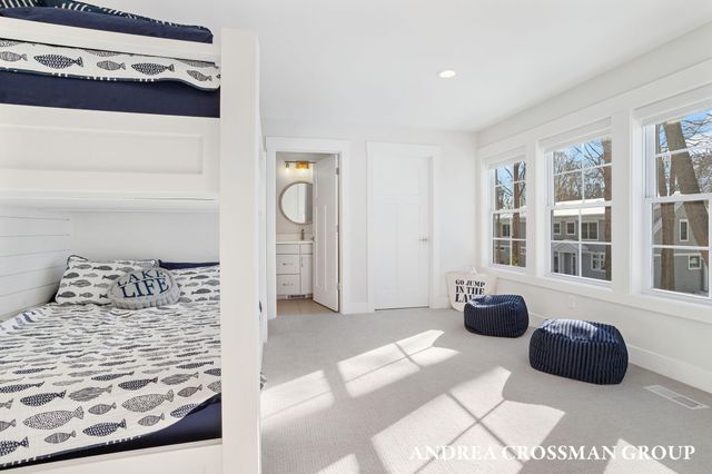 27 Third Street, South Haven, MI 49090