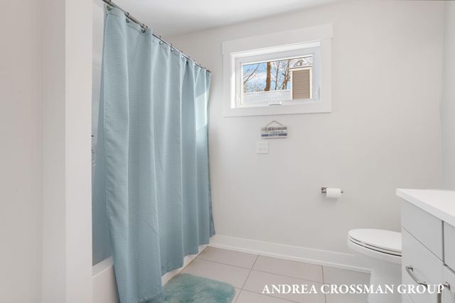 27 Third Street, South Haven, MI 49090