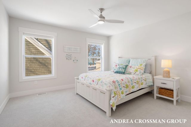 27 Third Street, South Haven, MI 49090