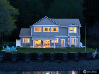 62 E North Bay Road, Allyn, WA 98524