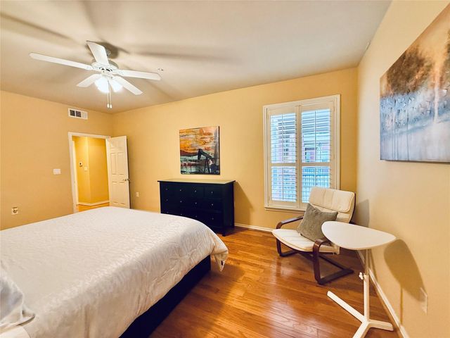 2400 Mccue Road 325, Houston, TX 77056