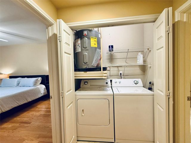 2400 Mccue Road 325, Houston, TX 77056