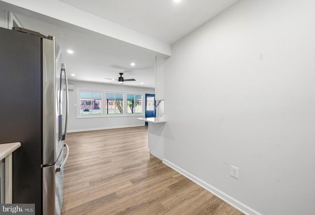 11 WHITEWOOD DR, Levittown, PA 19057