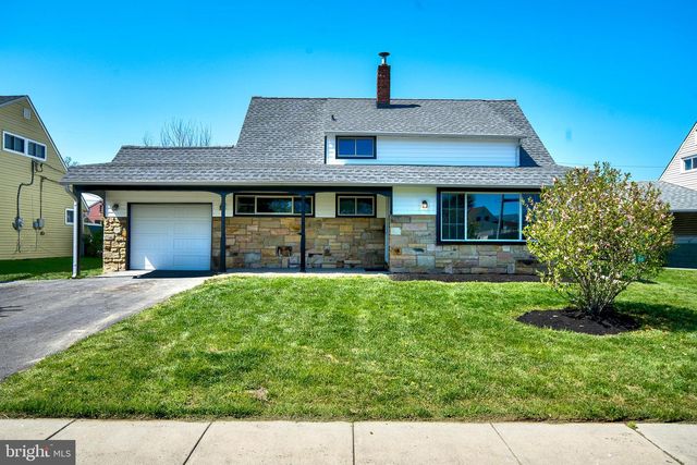 11 WHITEWOOD DR, Levittown, PA 19057