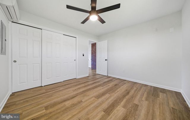 11 WHITEWOOD DR, Levittown, PA 19057