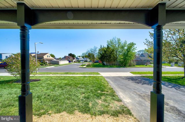 11 WHITEWOOD DR, Levittown, PA 19057