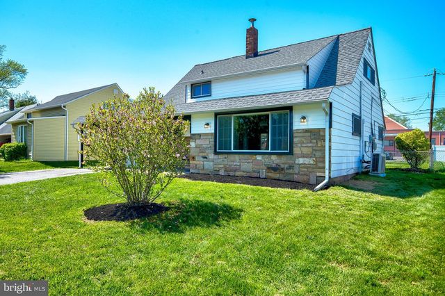 11 WHITEWOOD DR, Levittown, PA 19057