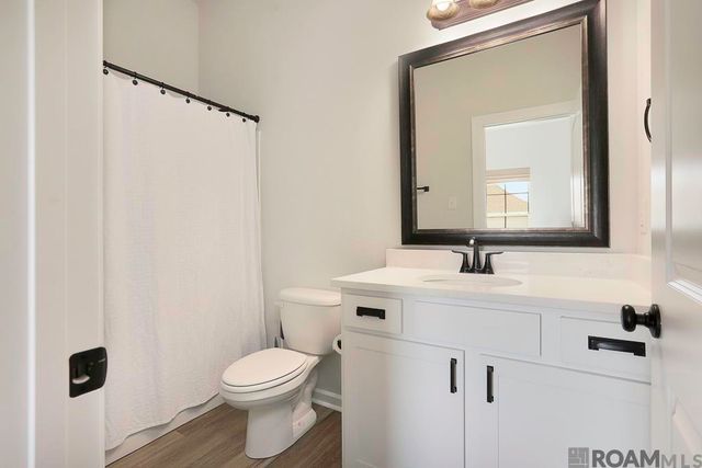 8242 Treeline Dr, Gonzales, LA 70737