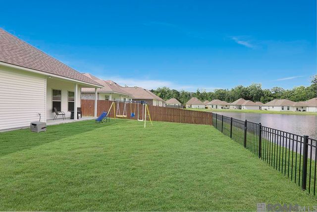8242 Treeline Dr, Gonzales, LA 70737