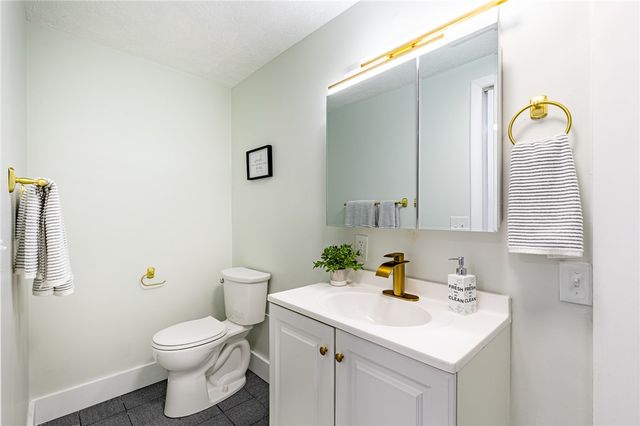 99 Beverly Heights, Greece, NY 14616