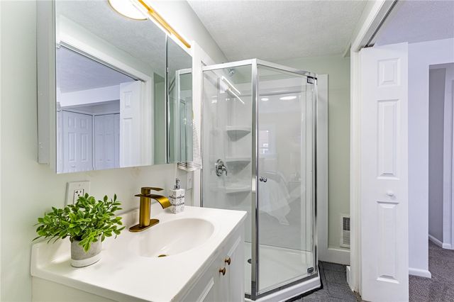 99 Beverly Heights, Greece, NY 14616