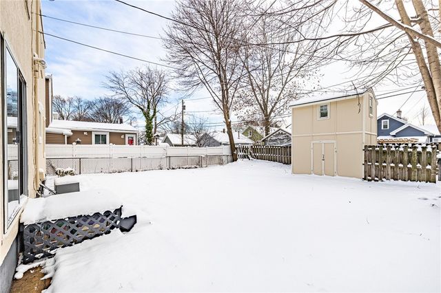 99 Beverly Heights, Greece, NY 14616