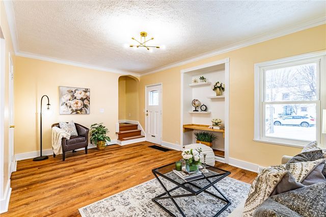 99 Beverly Heights, Greece, NY 14616