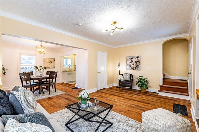 99 Beverly Heights, Greece, NY 14616