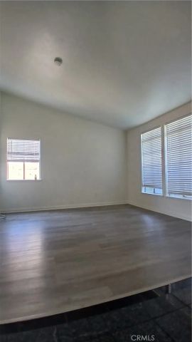 1273 W Woodcrest, Bloomington, CA 92316