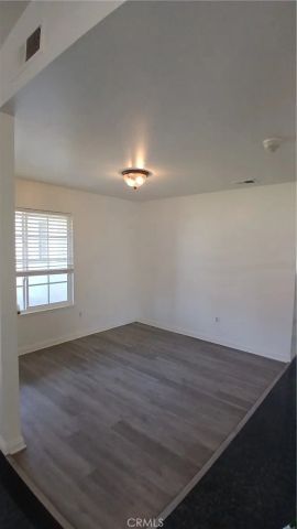 1273 W Woodcrest, Bloomington, CA 92316
