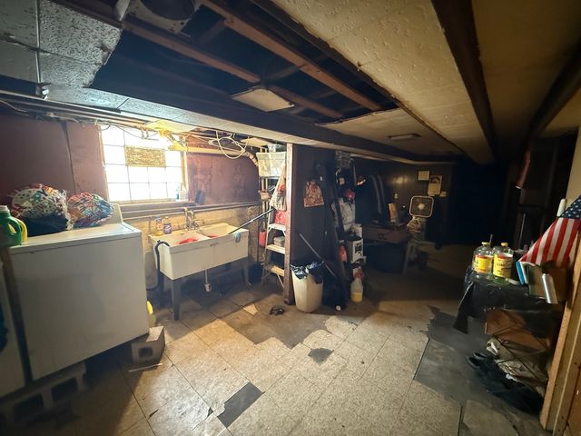 8718 S Euclid Avenue, Chicago, IL 60617