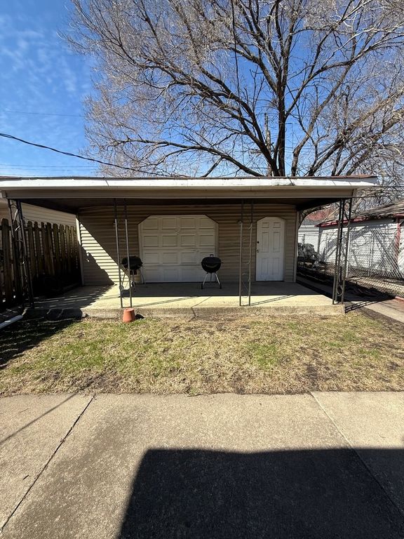 Image 19 of property listing at 8718 S Euclid Avenue, Chicago, IL 60617