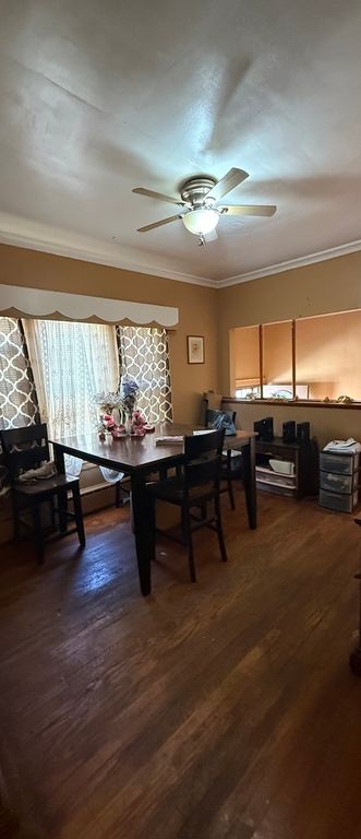 Image 7 of property listing at 8718 S Euclid Avenue, Chicago, IL 60617