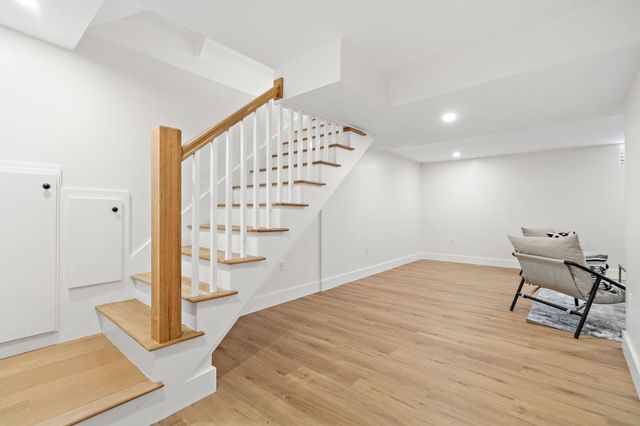 22 Belknap Court, Concord, MA 01742